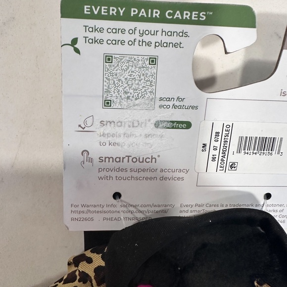Isotoner SmartDri Eco Comfort Leopard Print Winter Gloves Women's S/M Orig $25 - Picture 4 of 5